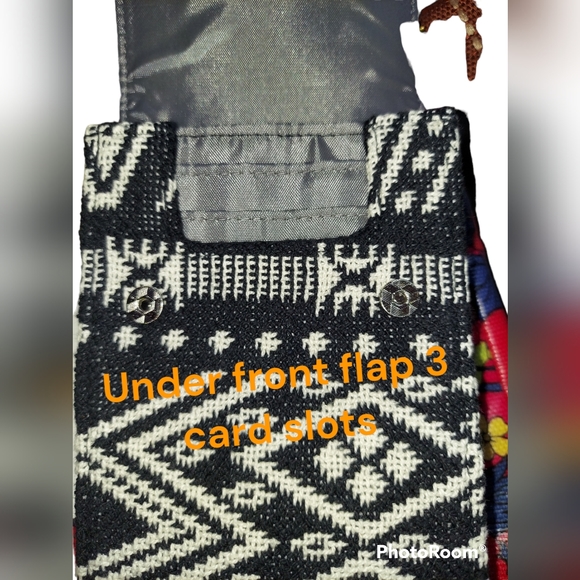 Thirty-One Call Me Crossbody Rio Wave Pattern NWT - Picture 5 of 7